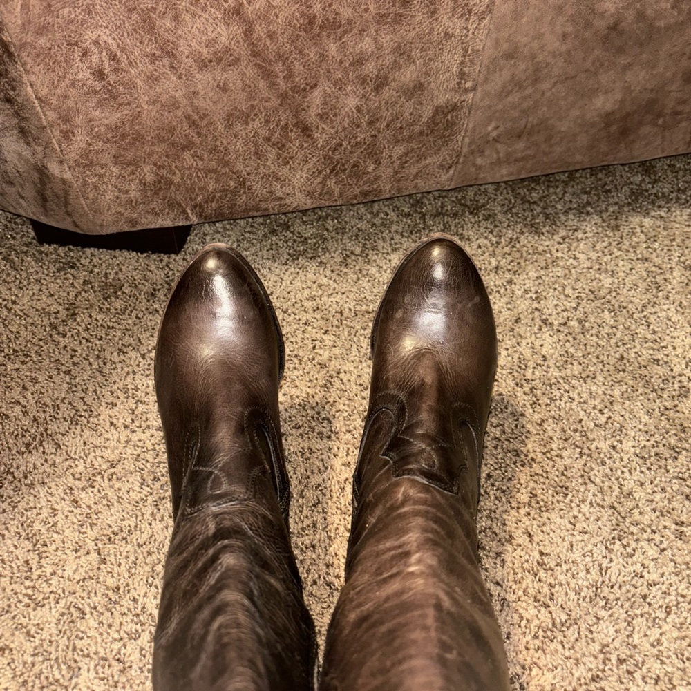 Frye boots. - Picture 4 of 8